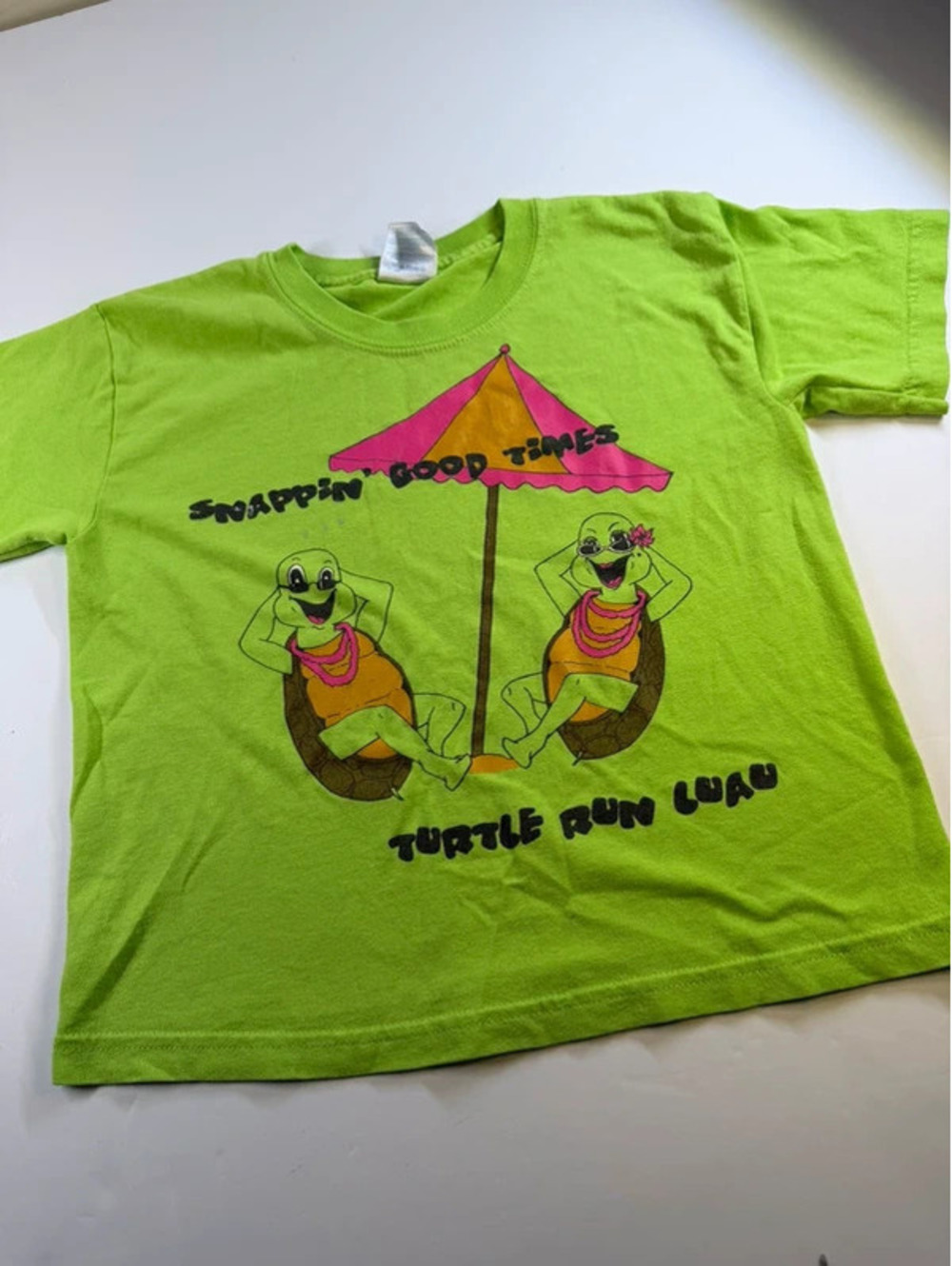 Vintage Gildan Turtle Run Luau Snappin Good Times Graphic T-Shirt Green Size 6